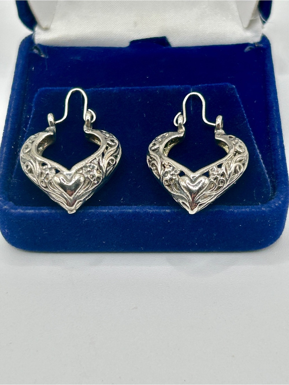 Vintage Intricate Heart-Shaped Silver Drop Earrings - Women's Jewelry